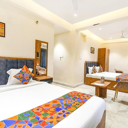 Fabhotel Prime The Golden Plaza - Nr Tarapith Temple Exteriör bild