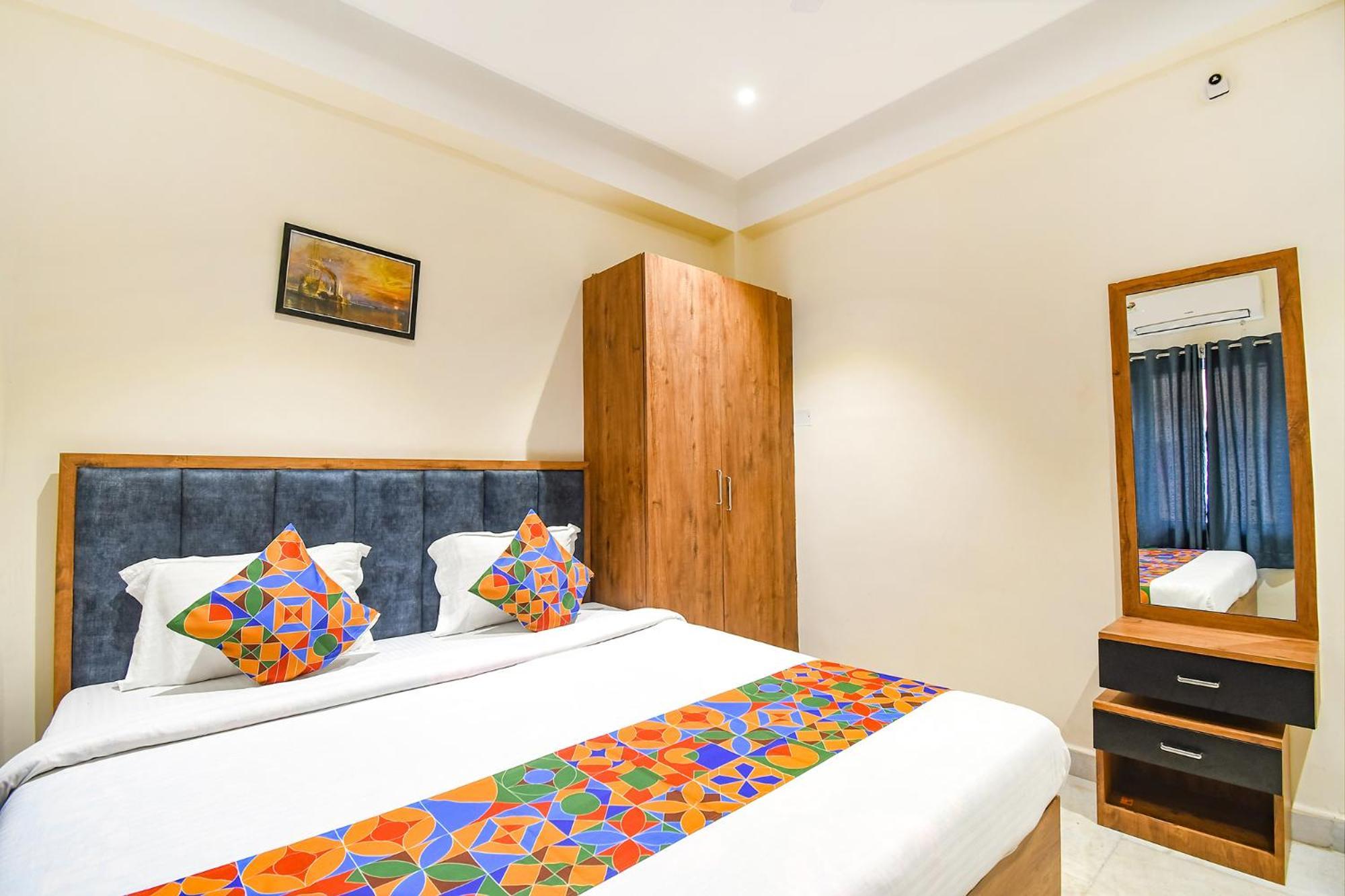 Fabhotel Prime The Golden Plaza - Nr Tarapith Temple Exteriör bild