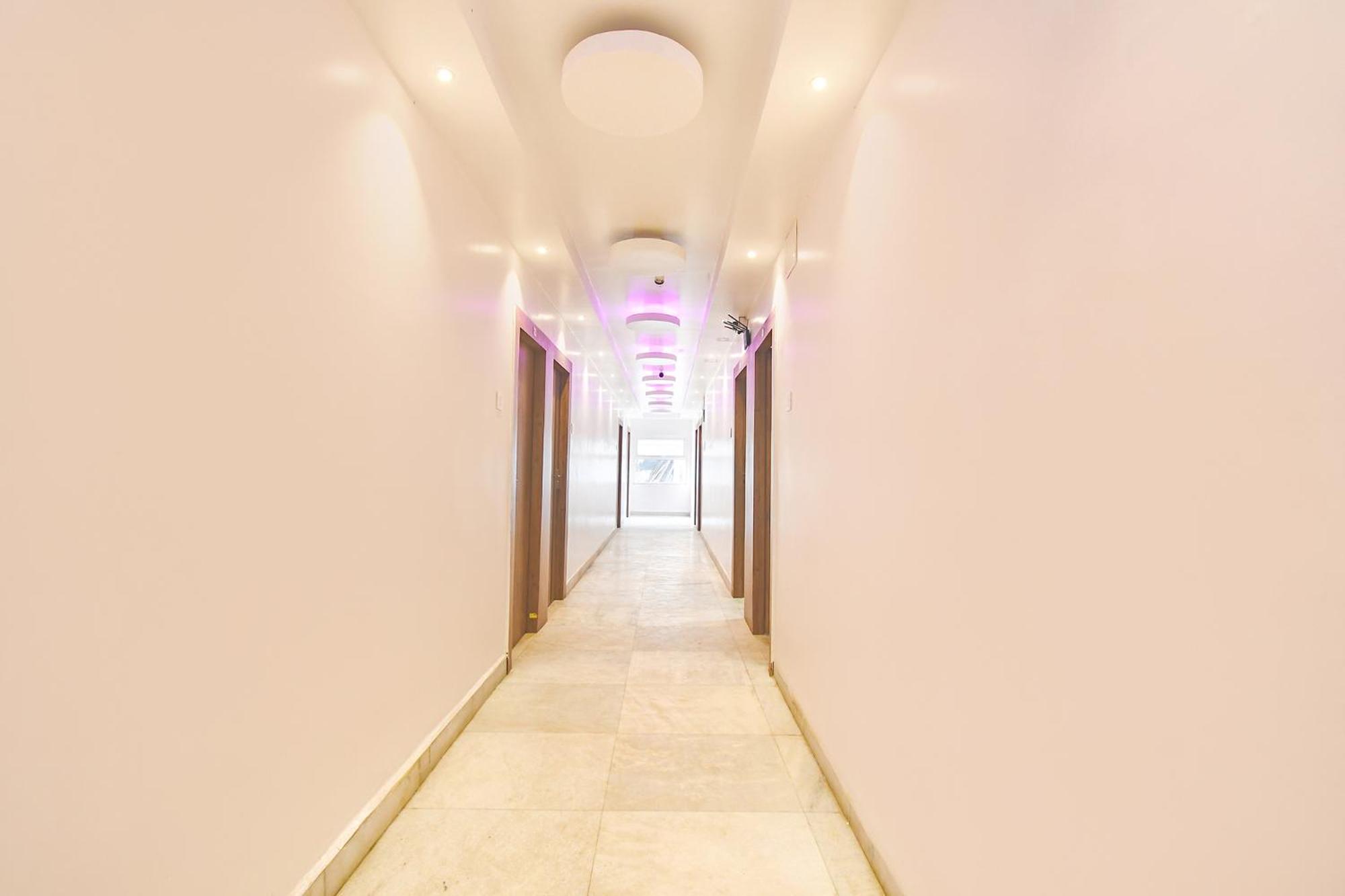 Fabhotel Prime The Golden Plaza - Nr Tarapith Temple Exteriör bild