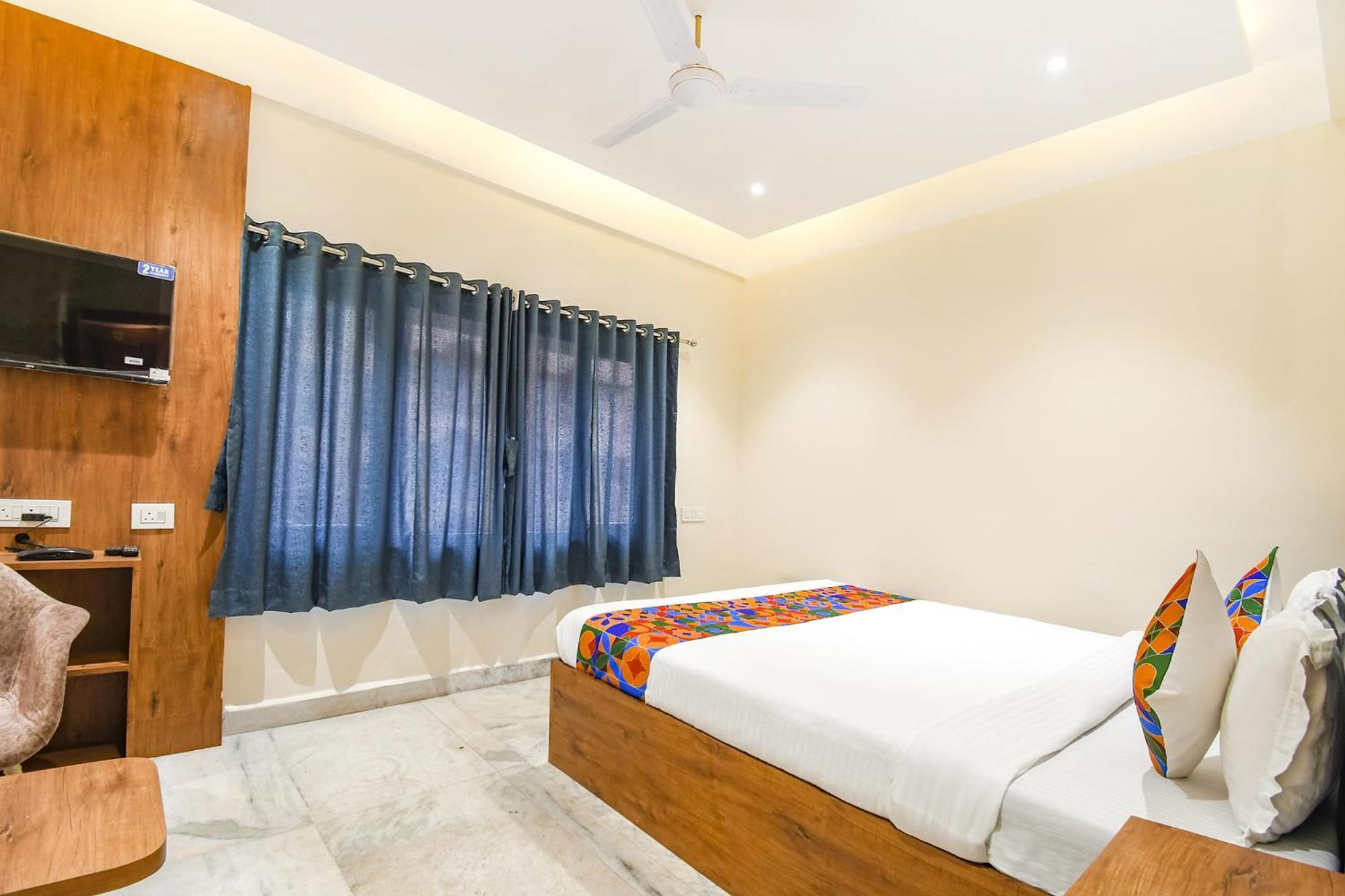 Fabhotel Prime The Golden Plaza - Nr Tarapith Temple Exteriör bild