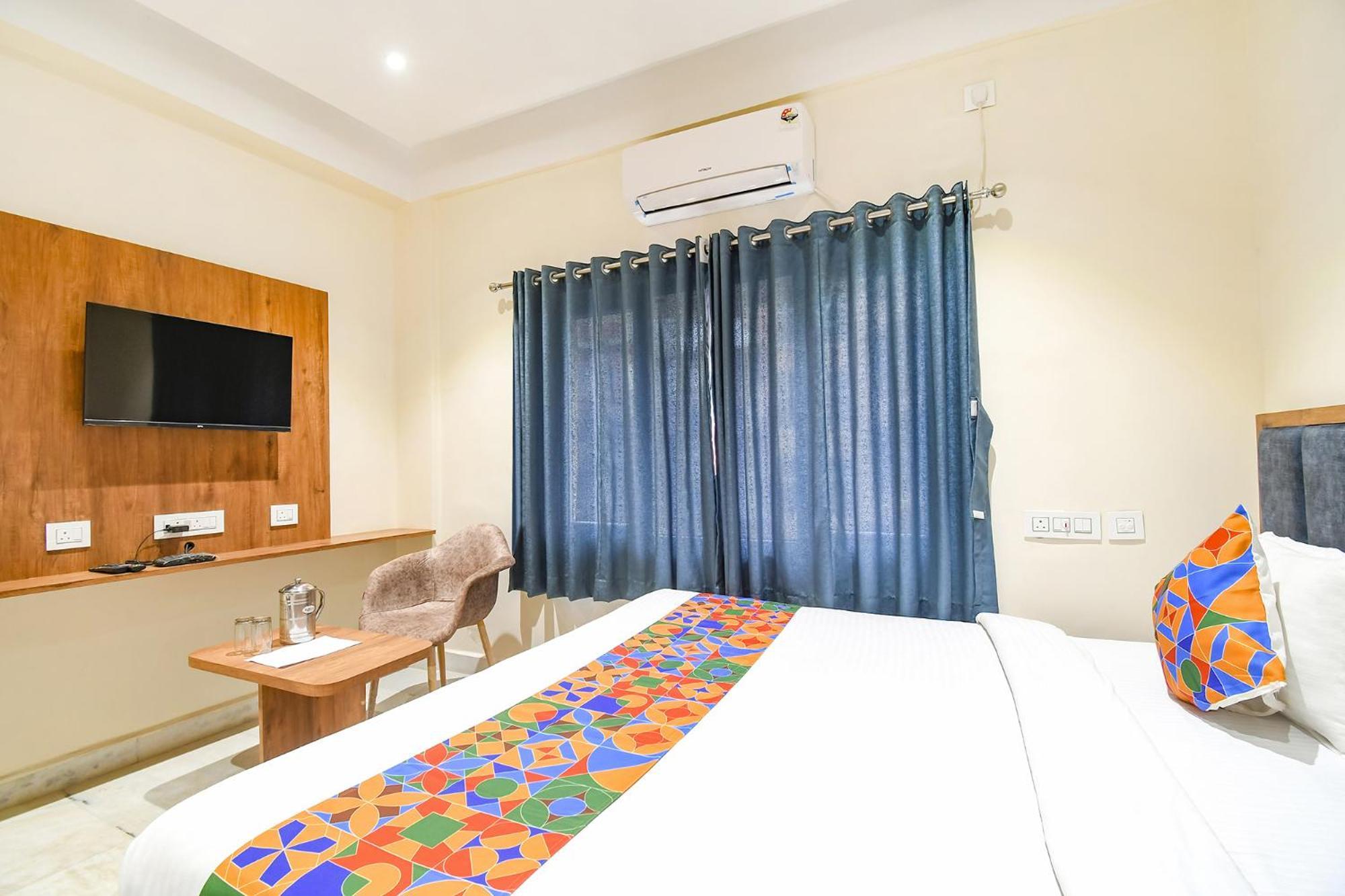 Fabhotel Prime The Golden Plaza - Nr Tarapith Temple Exteriör bild